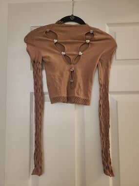 Open-Back Heart Ring Detail Long Sleeve Crop Top - Taupe